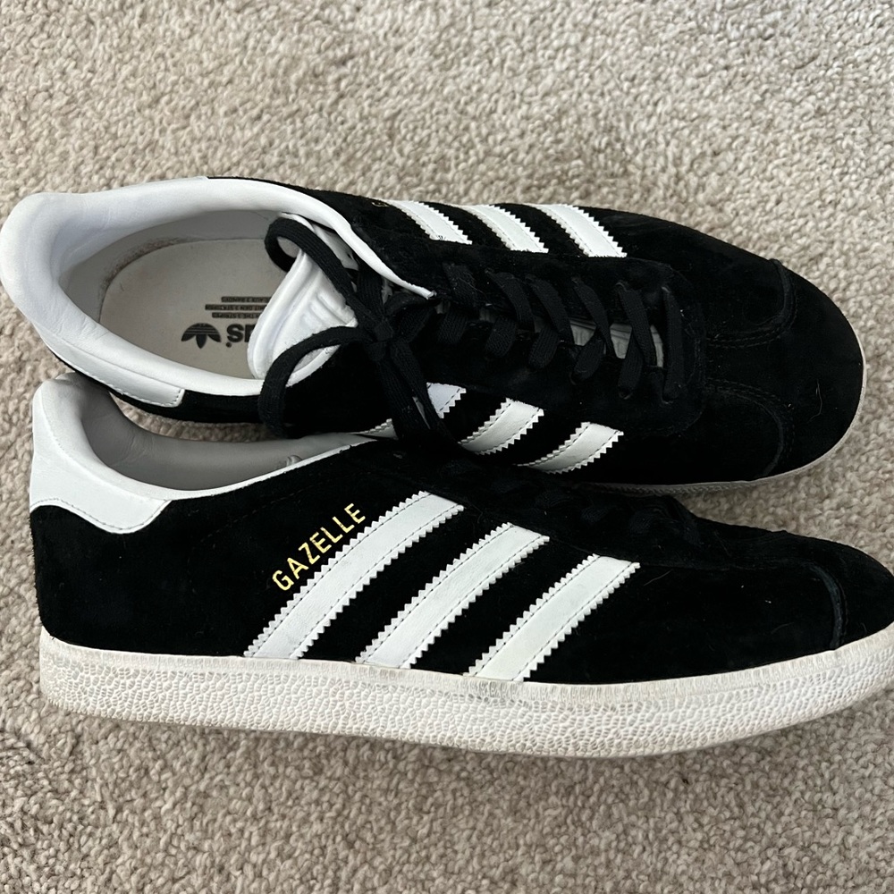 adidas gazelle’s black and white size 7